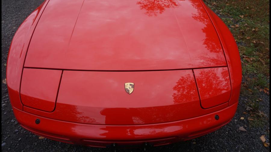 Детали экстерьера Porsche 944 Turbo 1986 года  (фото 17 из 149)